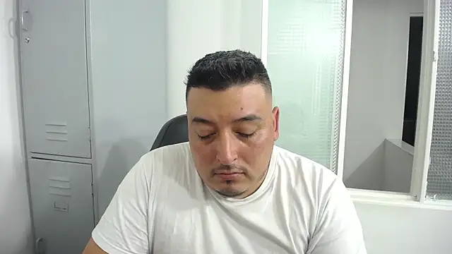 antonycruz online show from November 2025 10:07:02 PM