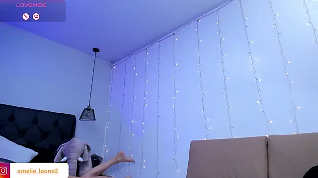 AMELIELEONE online show from February 2025 12:34:01 PM