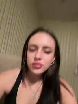 Lisaaan online show from December 2024 05:04:01 AM