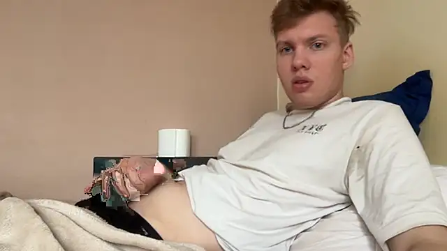 Snapshot of sexybooii6968 chatting on September 2025 12:32:01 PM sexybooii6968 online show from September 2025 12:32:01 PM