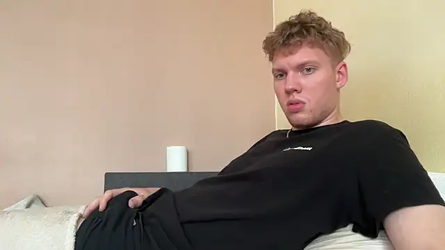 Snapshot of sexybooii6968 chatting on October 2025 12:50:02 PM sexybooii6968 online show from October 2025 12:50:02 PM