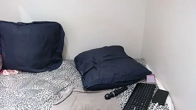 xGIANTEBONY30x online show from January 2025 05:32:02 AM