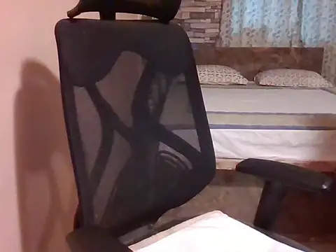 Pinky 4 online show from September 2025 11:44:02 AM