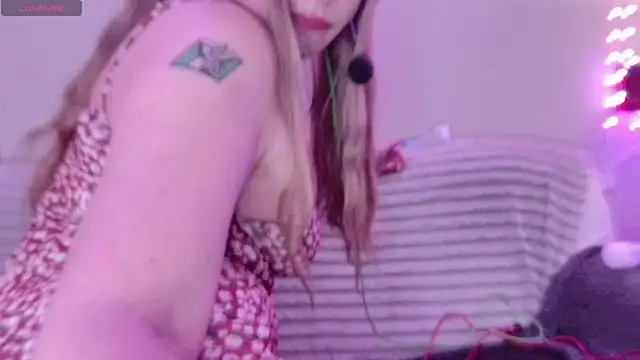 Snapshot of ScarletCarnal chatting on September 2025 11:37:02 PM ScarletCarnal online show from September 2025 11:37:02 PM