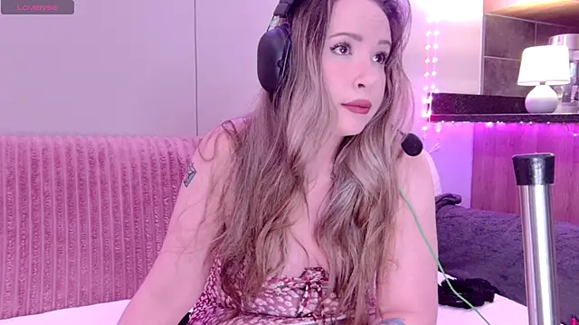 Snapshot of ScarletCarnal chatting on October 2025 08:47:01 PM ScarletCarnal online show from October 2025 08:47:01 PM