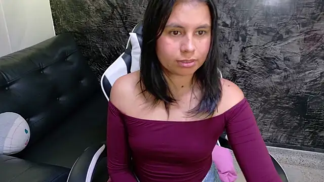 olivia love  online show from June 2026 09:19:02 PM