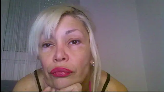 EvaaMina online show from May 2026 12:12:01 PM