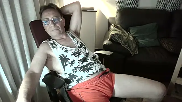 HETEREOMAN online show from July 2026 09:41:01 PM