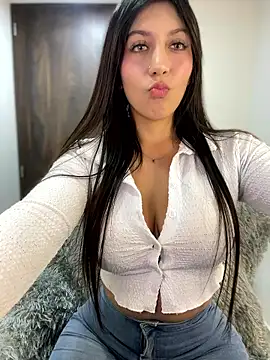 Snapshot of MiaJones21 chatting on January 2026 12:59:01 AM MiaJones21 online show from January 2026 12:59:01 AM