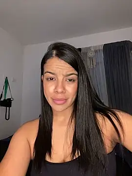 trianawhite online show from November 2025 12:32:01 AM