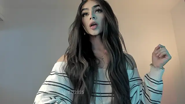 Snapshot of sweetest_bella chatting on February 2025 08:48:02 PM sweetest bella online show from February 2025 08:48:02 PM