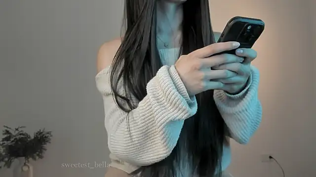 Snapshot of sweetest_bella chatting on March 2025 01:30:02 AM sweetest bella online show from March 2025 01:30:02 AM