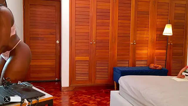 Snapshot of lissetlong69 chatting on December 2025 11:43:01 PM lissetlong69 online show from December 2025 11:43:01 PM