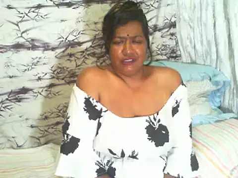 Snapshot of Mammabear_4u chatting on February 2025 07:46:01 PM Mammabear 4u online show from February 2025 07:46:01 PM