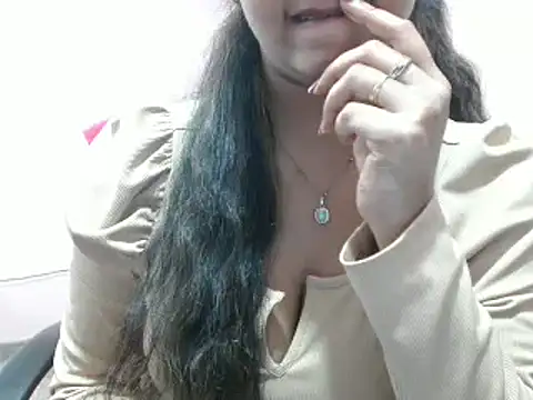 LovingPihu online show from March 2025 11:58:02 AM