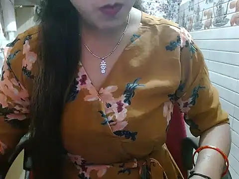 Snapshot of LovingPihu chatting on March 2026 05:24:01 AM LovingPihu online show from March 2026 05:24:01 AM