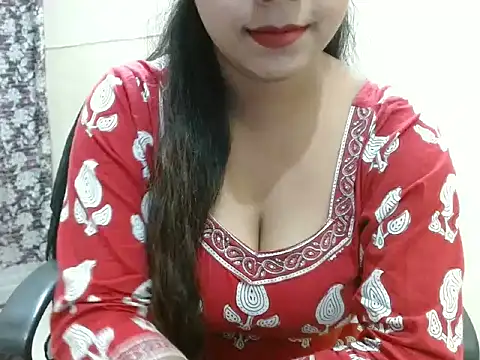 Snapshot of LovingPihu chatting on April 2026 05:00:02 AM LovingPihu online show from April 2026 05:00:02 AM