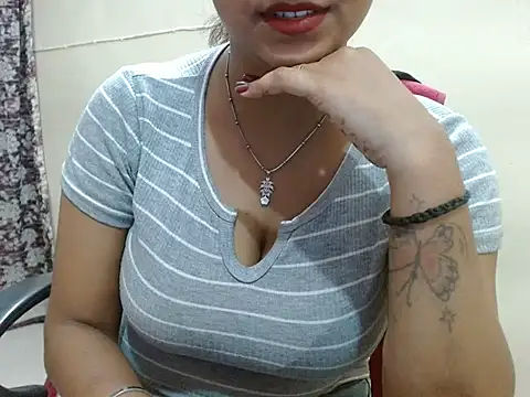 Snapshot of LovingPihu chatting on April 2026 12:29:02 PM LovingPihu online show from April 2026 12:29:02 PM