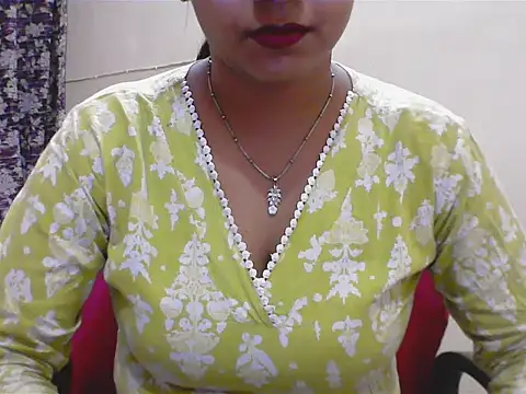 Snapshot of LovingPihu chatting on April 2026 05:36:02 AM LovingPihu online show from April 2026 05:36:02 AM