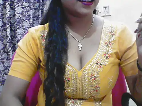 Snapshot of LovingPihu chatting on May 2026 05:46:02 AM LovingPihu online show from May 2026 05:46:02 AM