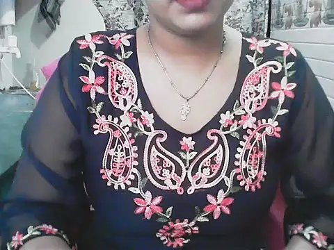 LovingPihu online show from June 2026 05:28:01 AM