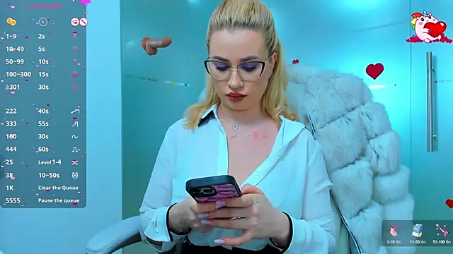 Snapshot of sassy_madeline chatting on February 2025 04:43:01 AM sassy madeline online show from February 2025 04:43:01 AM