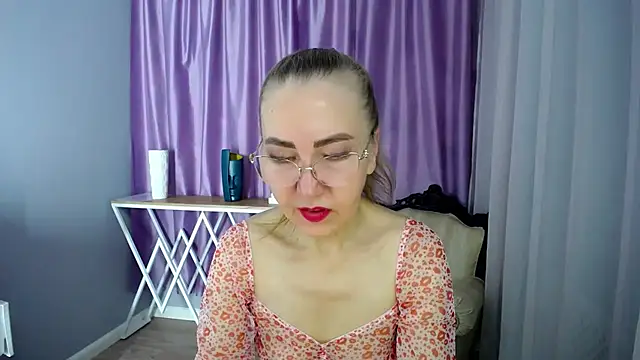 queen a n i online show from December 2024 09:55:02 AM
