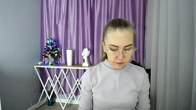 queen a n i online show from December 2024 05:59:02 AM