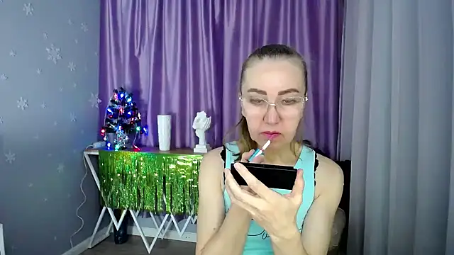 queen a n i online show from December 2024 08:25:02 AM