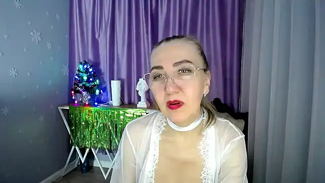 queen a n i online show from December 2024 06:02:02 PM