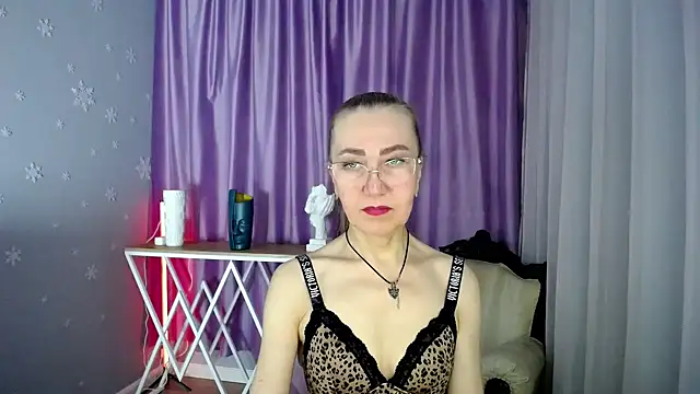queen a n i online show from January 2025 01:46:01 PM