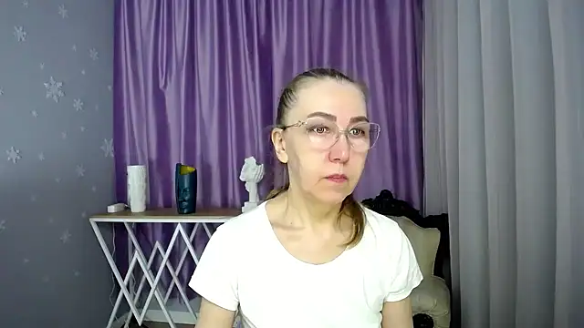 queen a n i online show from March 2025 07:25:02 AM