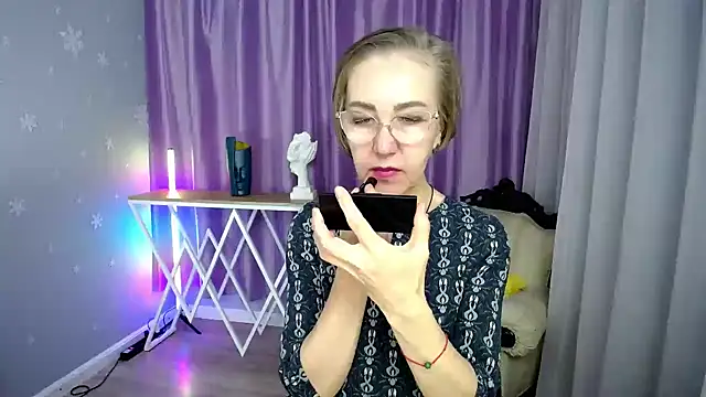 Snapshot of queen_a_n_i chatting on October 2025 09:18:01 AM queen a n i online show from October 2025 09:18:01 AM