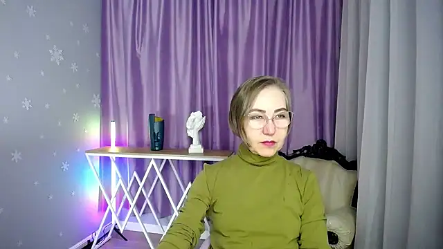 Snapshot of queen_a_n_i chatting on November 2025 08:57:02 AM queen a n i online show from November 2025 08:57:02 AM