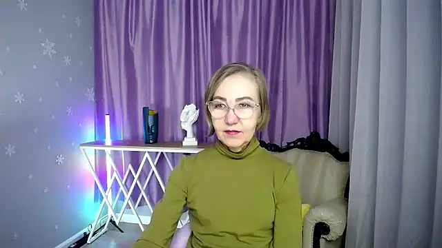 Snapshot of queen_a_n_i chatting on November 2025 10:15:01 AM queen a n i online show from November 2025 10:15:01 AM