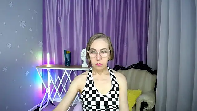 Snapshot of queen_a_n_i chatting on November 2025 08:37:01 AM queen a n i online show from November 2025 08:37:01 AM