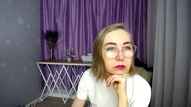 queen a n i online show from May 2026 06:40:02 AM
