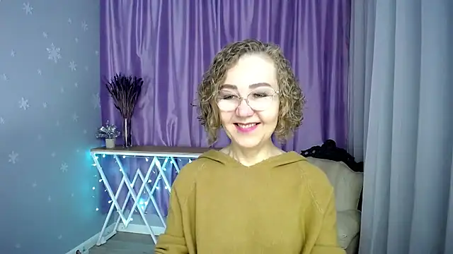 Snapshot of queen_a_n_i chatting on June 2026 08:35:02 AM queen a n i online show from June 2026 08:35:02 AM