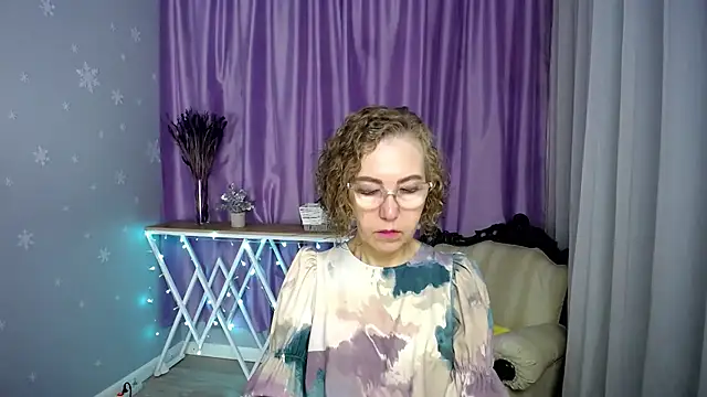 Snapshot of queen_a_n_i chatting on June 2026 05:54:01 AM queen a n i online show from June 2026 05:54:01 AM