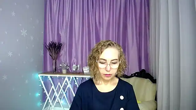 Snapshot of queen_a_n_i chatting on July 2026 08:52:02 AM queen a n i online show from July 2026 08:52:02 AM