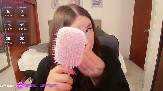 Miley Baker online show from November 2025 01:44:01 PM