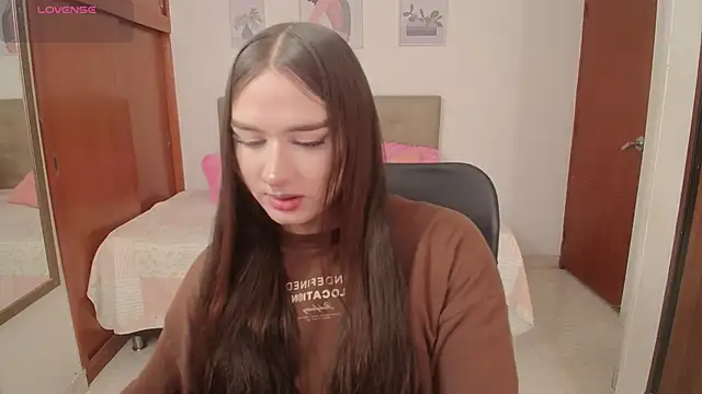 Miley Baker online show from November 2025 02:41:02 PM