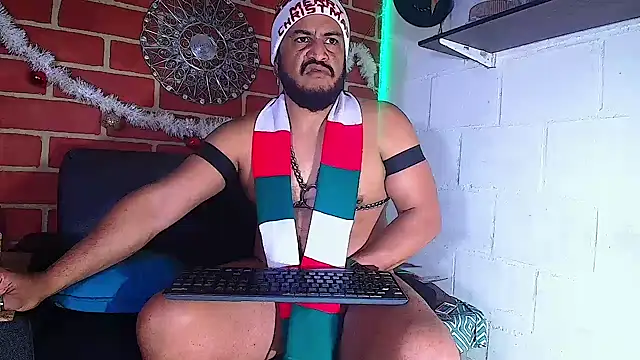 Snapshot of the_master_foal_ chatting on December 2024 07:44:02 AM the master foal online show from December 2024 07:44:02 AM