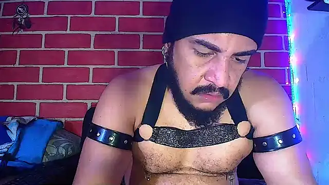 Snapshot of the_master_foal_ chatting on January 2025 04:18:01 PM the master foal online show from January 2025 04:18:01 PM