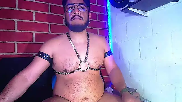 Snapshot of the_master_foal_ chatting on January 2025 11:38:02 AM the master foal online show from January 2025 11:38:02 AM