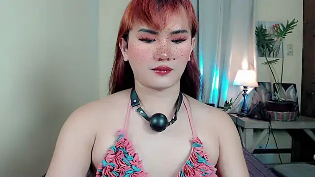 Snapshot of beatrice_21 chatting on April 2026 01:44:01 PM beatrice 21 online show from April 2026 01:44:01 PM