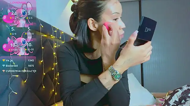 Snapshot of Mia_Tin chatting on January 2025 12:48:02 PM Mia Tin online show from January 2025 12:48:02 PM