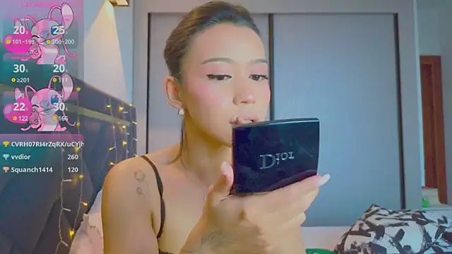 Snapshot of Mia_Tin chatting on March 2025 12:23:01 PM Mia Tin online show from March 2025 12:23:01 PM