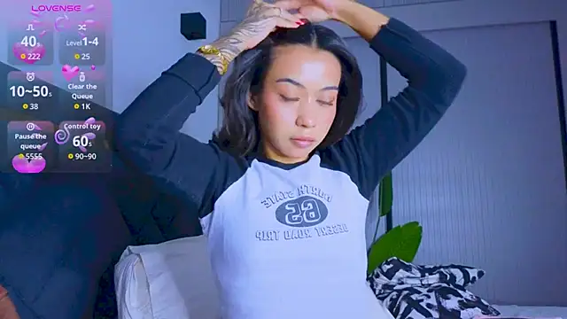 Snapshot of Mia_Tin chatting on September 2025 02:41:02 PM Mia Tin online show from September 2025 02:41:02 PM