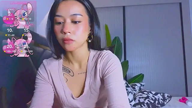 Snapshot of Mia_Tin chatting on October 2025 06:14:02 PM Mia Tin online show from October 2025 06:14:02 PM